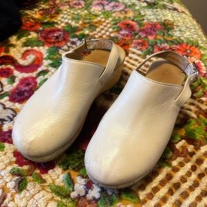 Cream colored slingback style clogs, Size 9